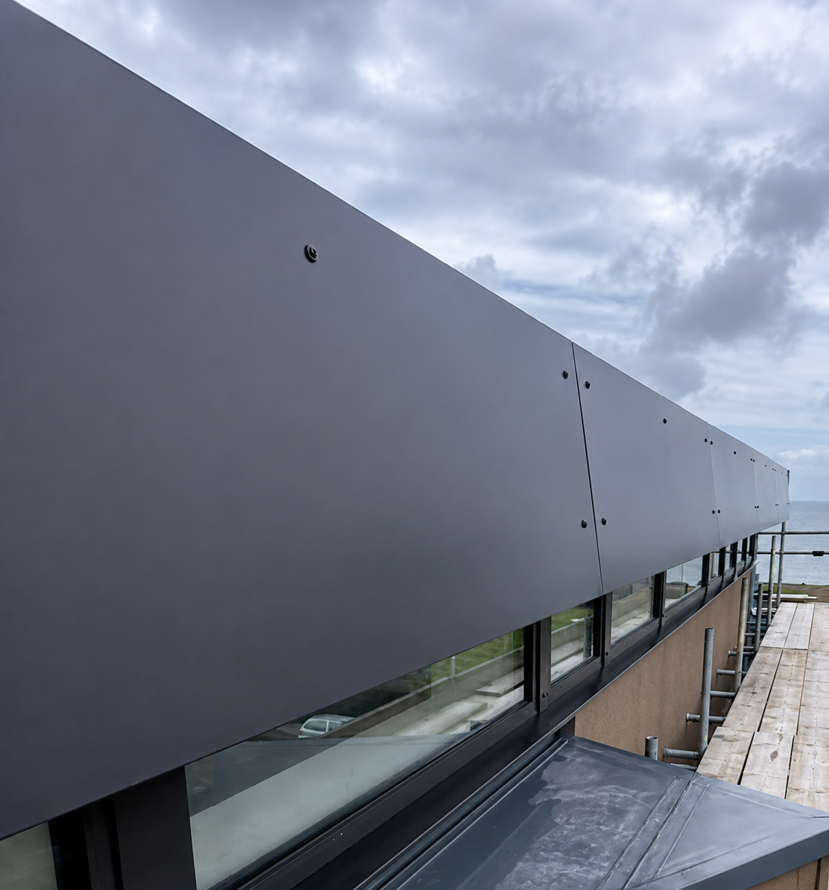 Aluminium cladding and profiles on commercial building